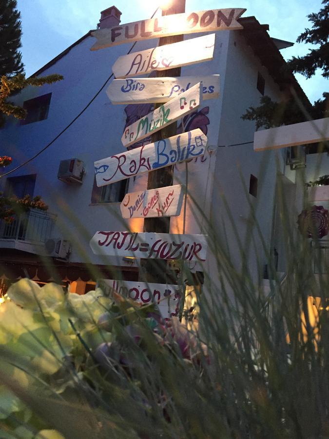 Fullmoon Rooms Cesme Bagian luar foto
