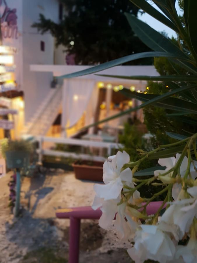 Fullmoon Rooms Cesme Bagian luar foto