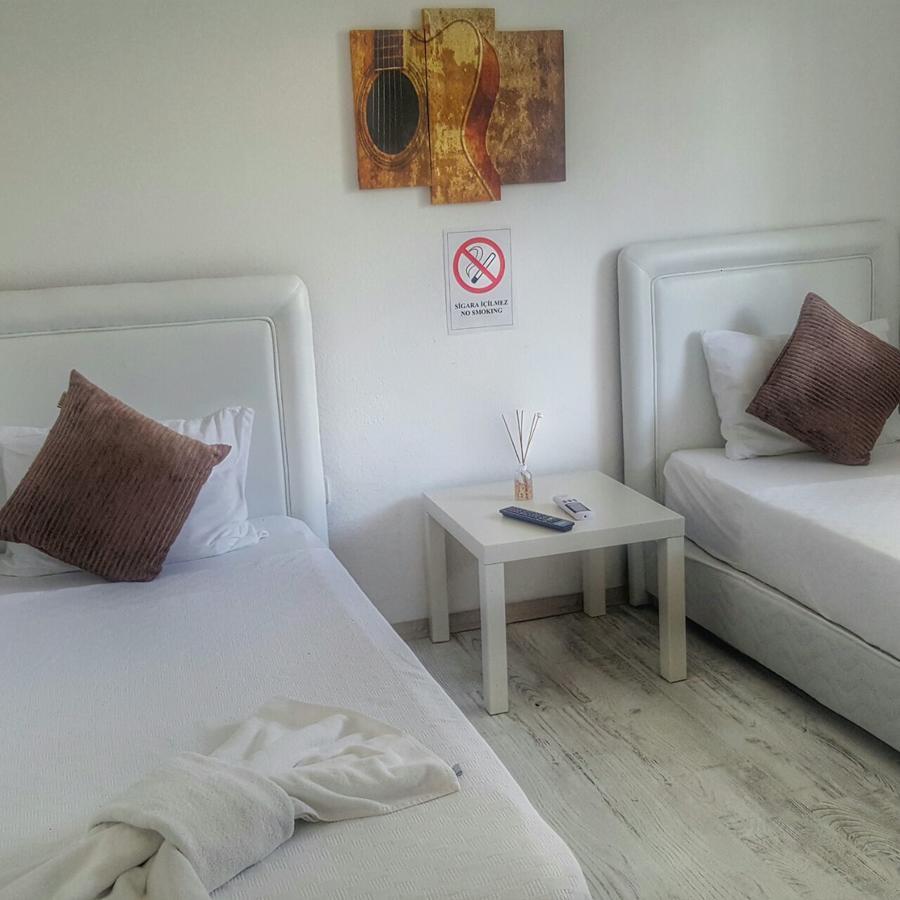Fullmoon Rooms Cesme Bagian luar foto