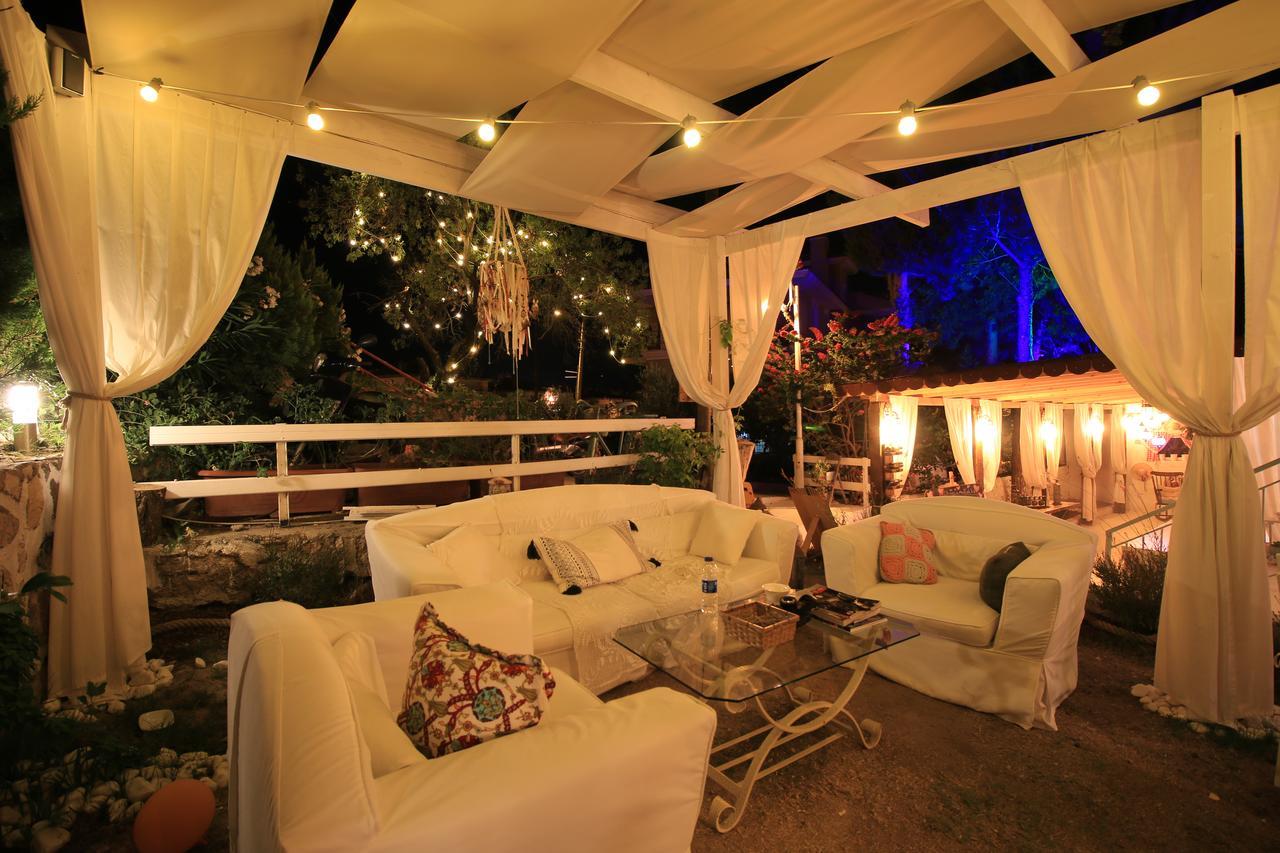 Fullmoon Rooms Cesme Bagian luar foto