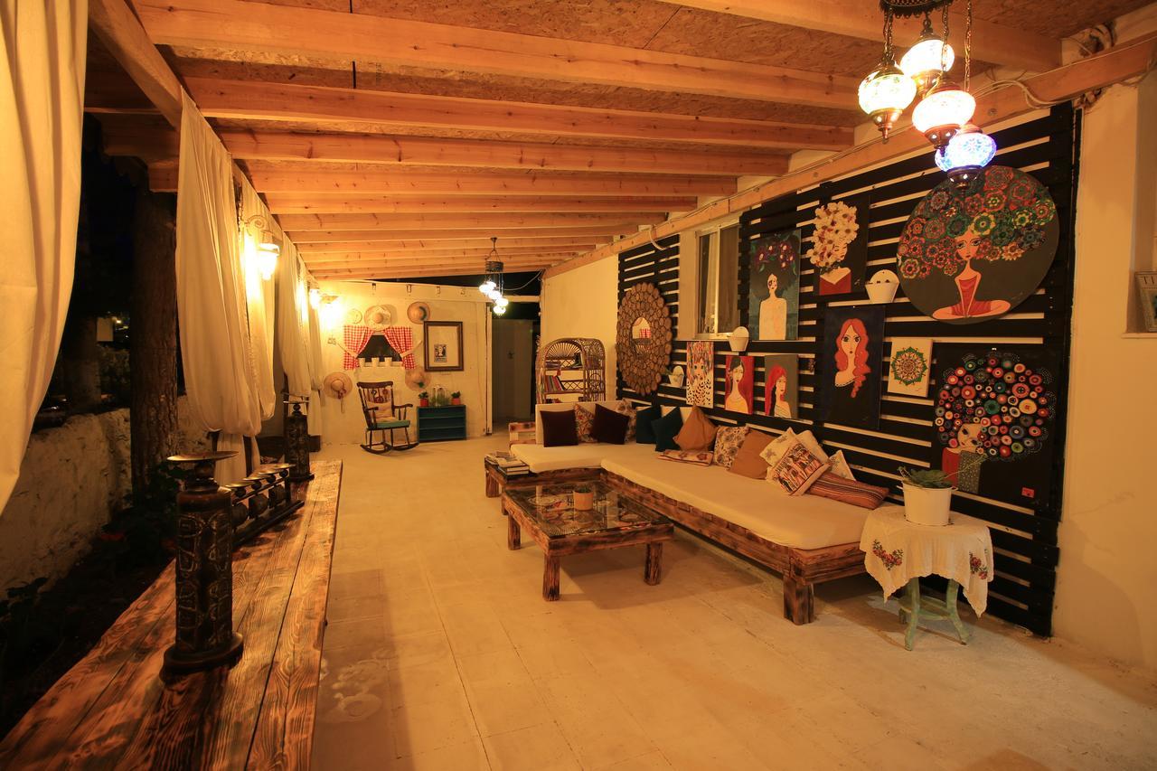 Fullmoon Rooms Cesme Bagian luar foto
