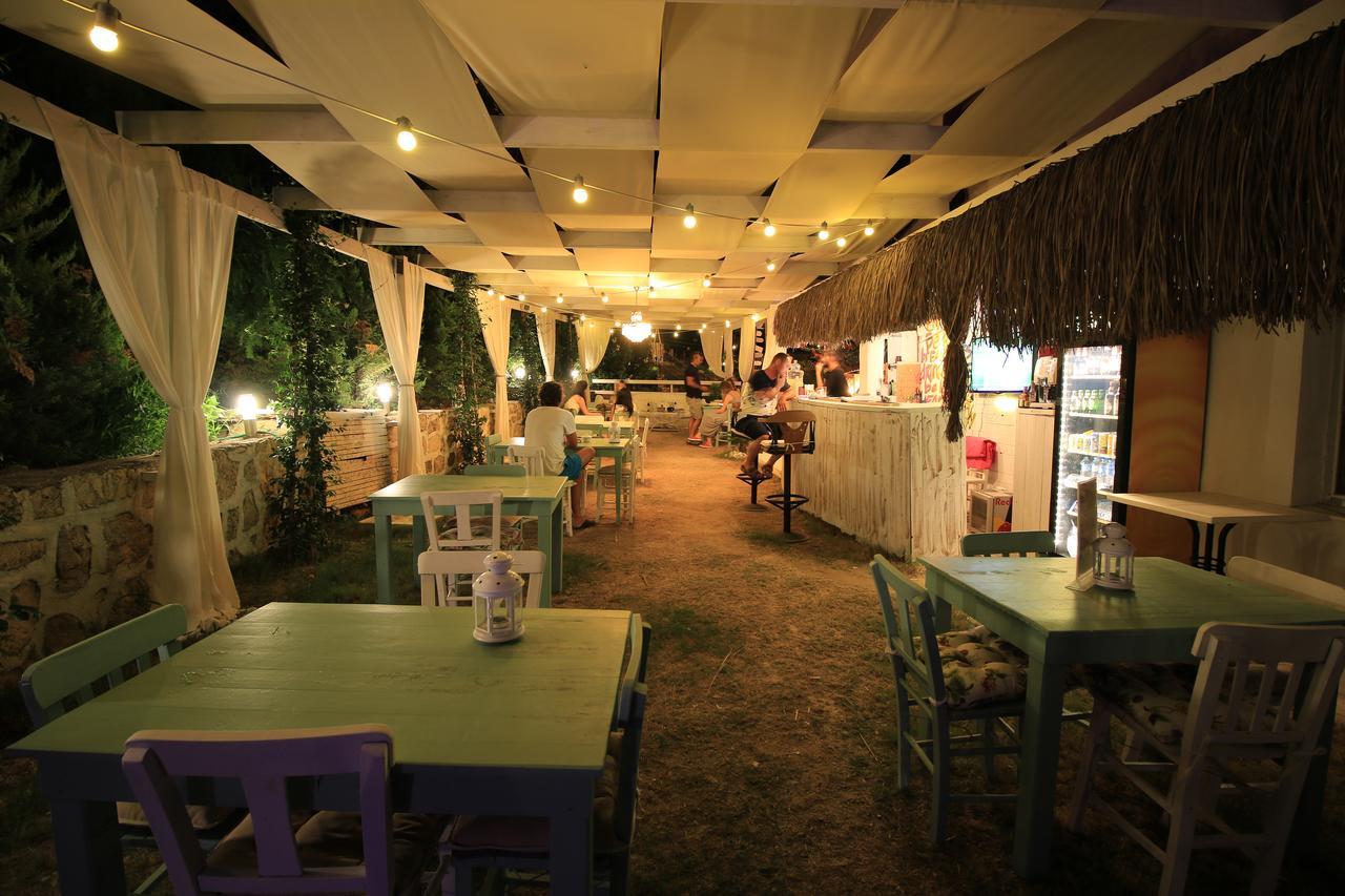 Fullmoon Rooms Cesme Bagian luar foto
