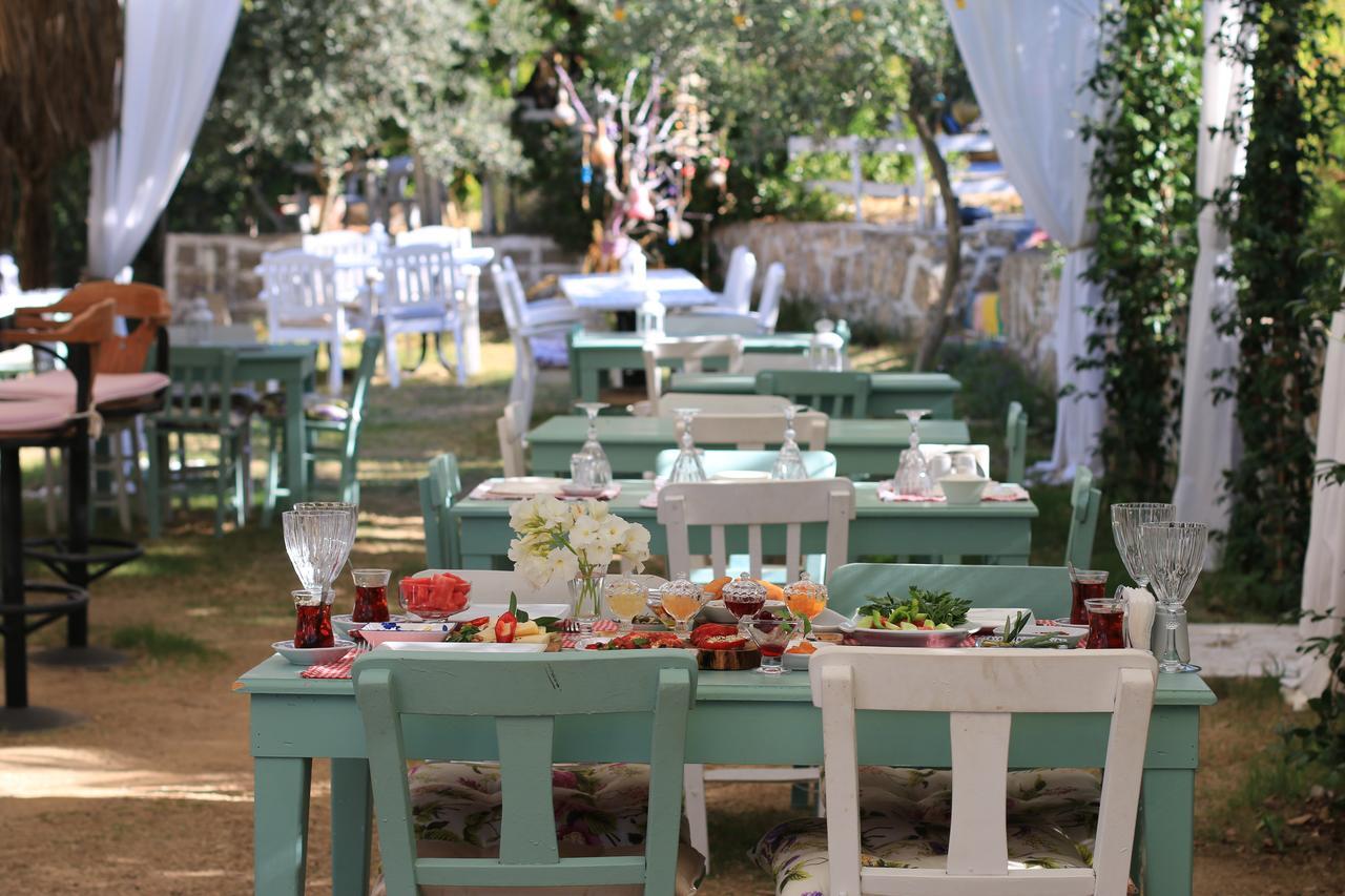 Fullmoon Rooms Cesme Bagian luar foto
